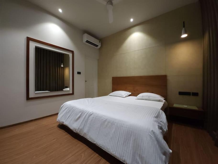 Gulzar 2Bhk Service Apartment, Kannur Bagian luar foto
